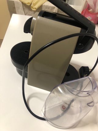 Cafetera Nespresso Beige