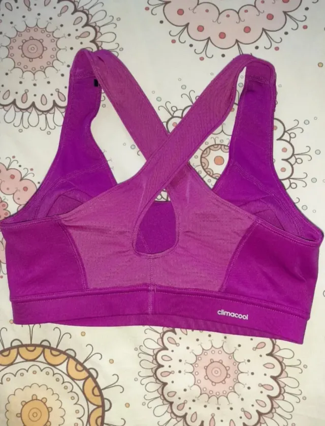 Top deportivo Adidas rosa fucsia