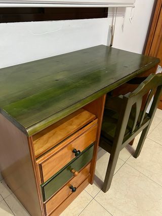 Escritorio de madera maciza