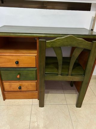 Escritorio de madera maciza