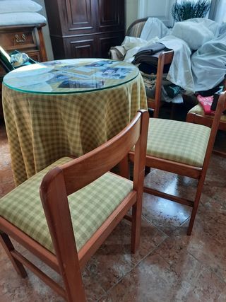 Mesa camilla de 80 cm y cristal con 4 sillas
