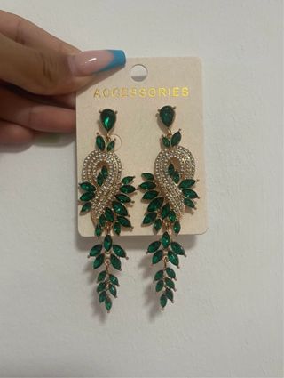 Pendientes largos Shein verdes y dorados