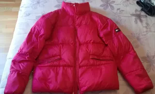 Abrigo plumífero Tommy Hilfiger rojo talla M