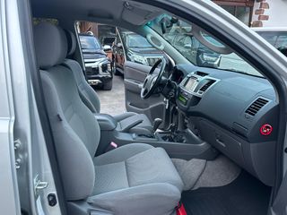 TOYOTA Hilux 3.0 D4D Doble Cabina VX 4x4   
