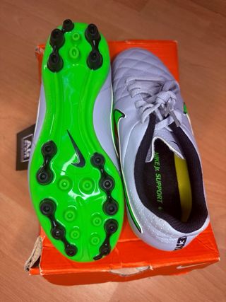 Botas de Futbol Nike Tiempo Junior Support