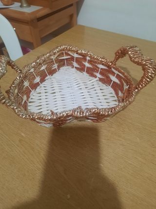 Cestino vimini decorativo oro e bianco