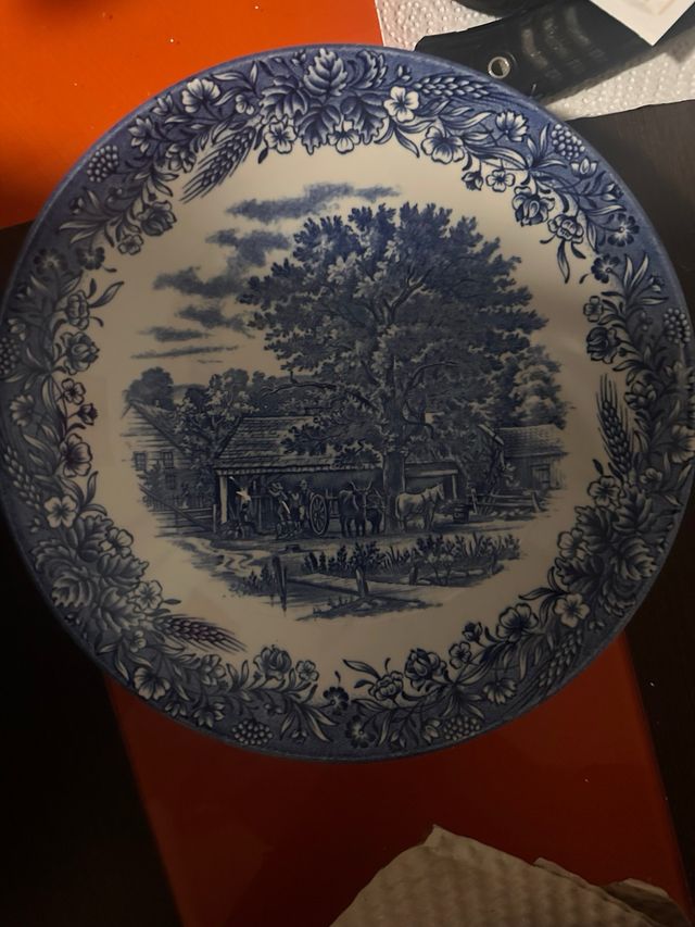 Vajilla Churchill Azul y Blanca sin usar