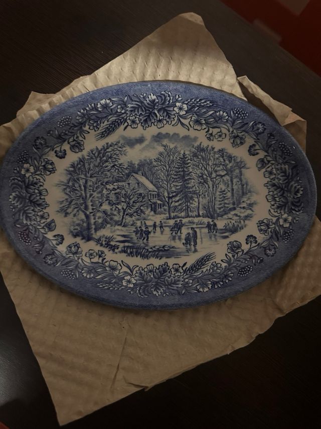 Vajilla Churchill Azul y Blanca sin usar