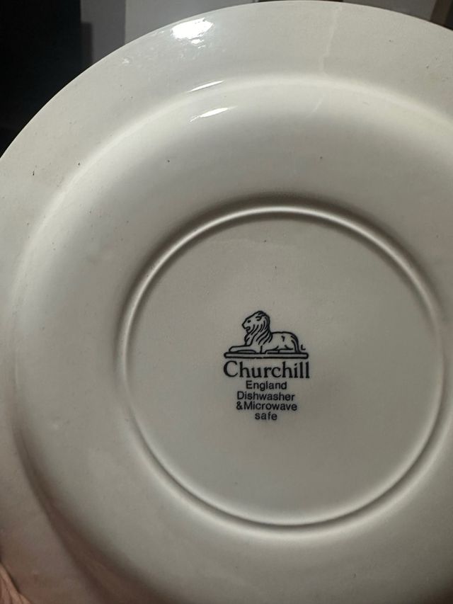 Vajilla Churchill Azul y Blanca sin usar