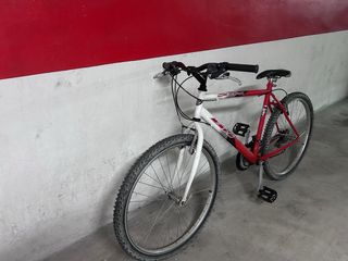 Bicicleta de Montaña BH Roja y Blanca