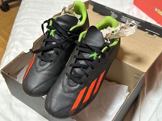 Zapatillas Adidas Negras y Naranjas