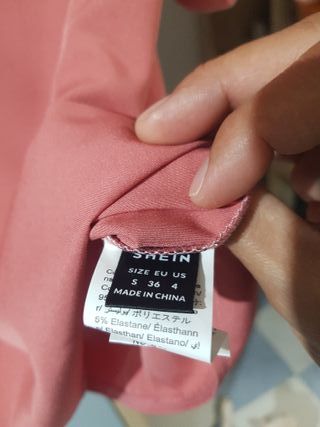 Blusa rosa con encaje