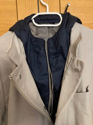 Americana Zara con capucha y cortavientos