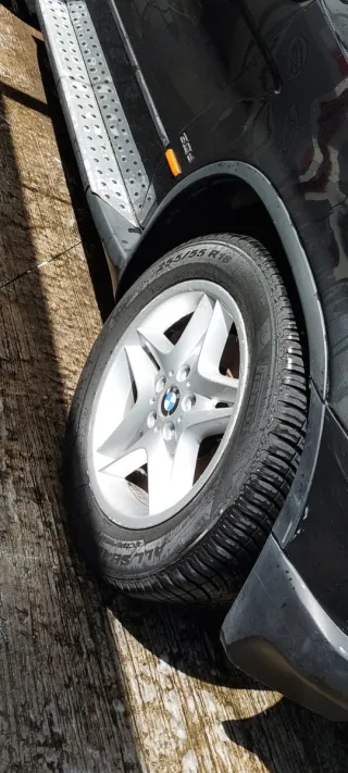 Llantas BMW R18 con neumáticos nuevos son 5 llanta