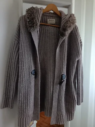 Chaqueta larga punto Bershka talla única