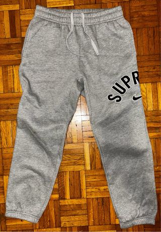 Pantalón deportivo Supreme x Nike