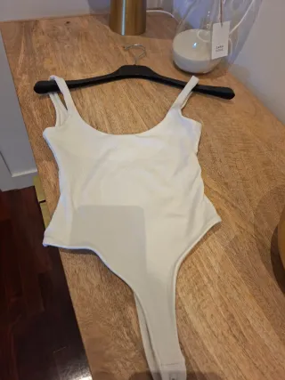 Body Bershka Blanco Talla XS.
Usado u a vez
