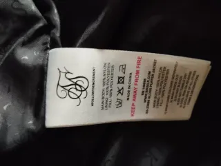 Abrigo SikSilk Charol Negro Talla M