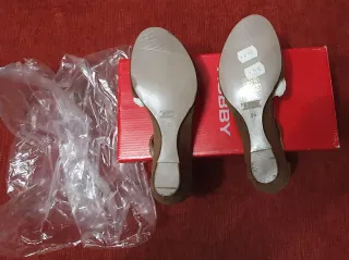 Sandalias Hobby de ante Marrones