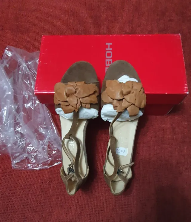 Sandalias Hobby de ante Marrones
