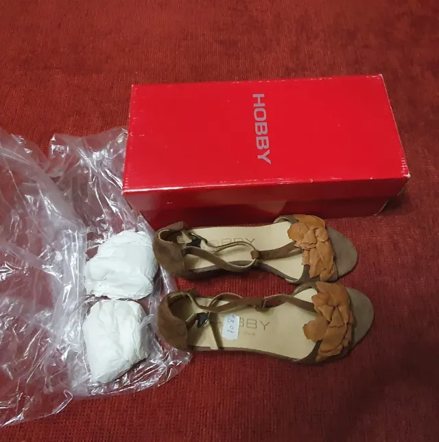 Sandalias Hobby de ante Marrones