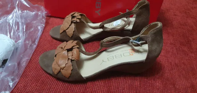 Sandalias Hobby de ante Marrones