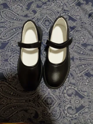 Zapatos niña T34 negros sin usar