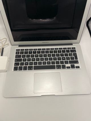 MacBook Air 13” 2015 Intel i5 4GB RAM 128GB SSD