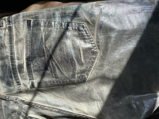 Pantalón plateado brillante, en muy buen estado 
