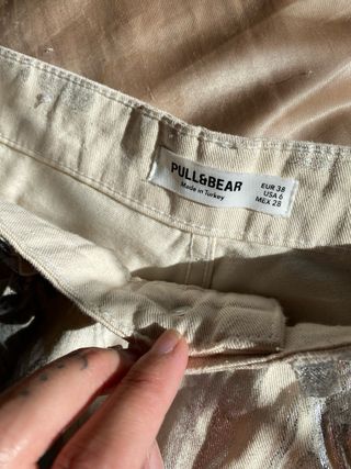 Pantalón plateado brillante, en muy buen estado 