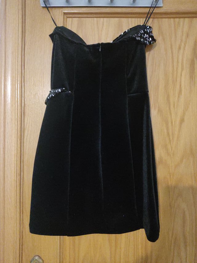 Vestido Terciopelo Negro Adornado