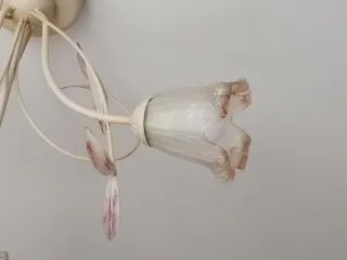 Lámpara de forja floral