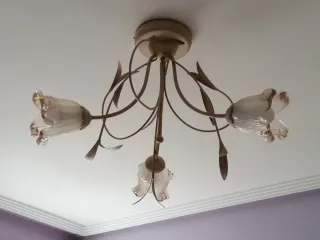 Lámpara de forja floral