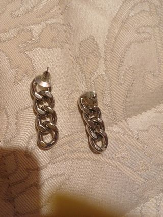 Pendientes de cadena plateados