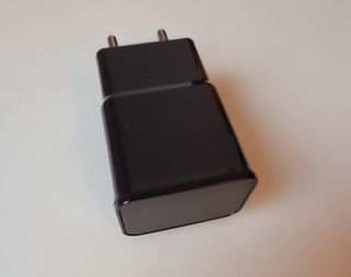 Cámara cargador espía con wifi