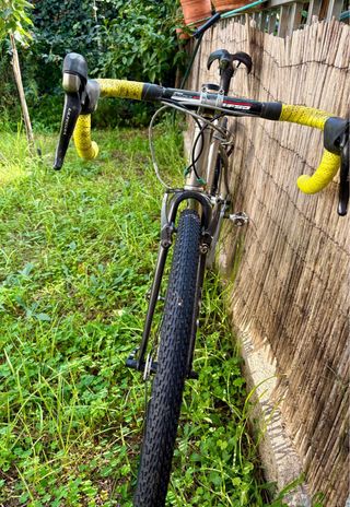 Bicicleta Gravel Titanio