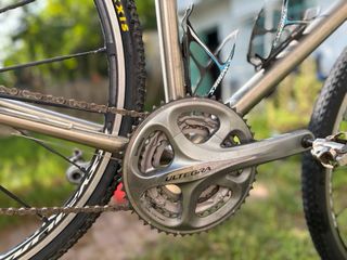 Bicicleta Gravel Titanio
