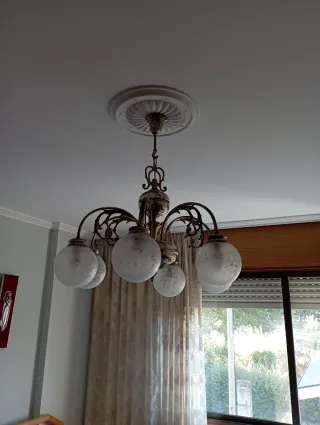 Lámpara de techo de cristal y metal