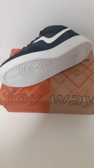 Zapatillas Joy Way Negras y Blancas Nuevas