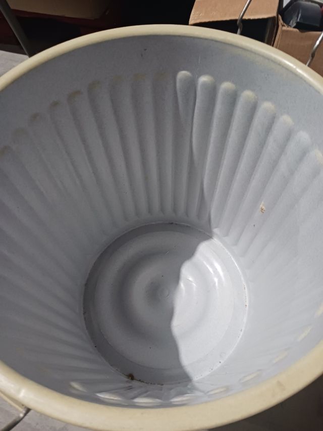 Cubo multiusos con tapa gris