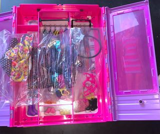 Barbie Armário Portátil com Boneca