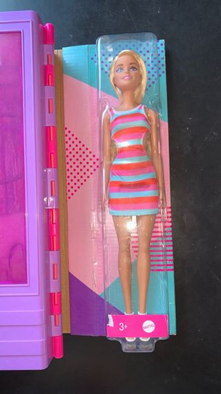 Barbie Armário Portátil com Boneca