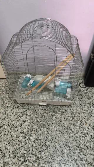 Jaula para pájaros plateada