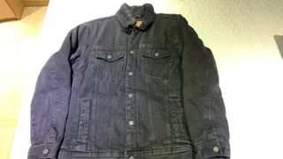 Cazadora tejana forrada de borrego negra