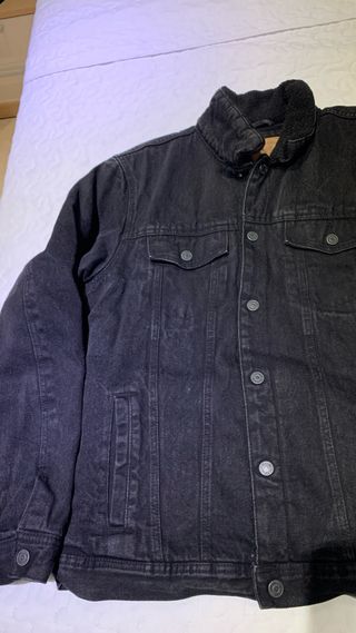 Cazadora tejana forrada de borrego negra