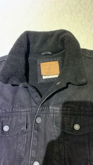 Cazadora tejana forrada de borrego negra