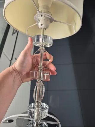 Lámpara de mesa moderna cristal y metal