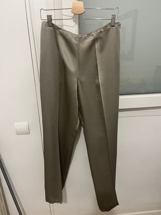Pantalón mujer gris de vestir. buen estado 