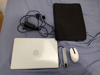Portátil HP 15s-fq5004ns Plata