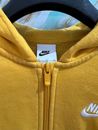 Felpa Nike con cappuccio gialla